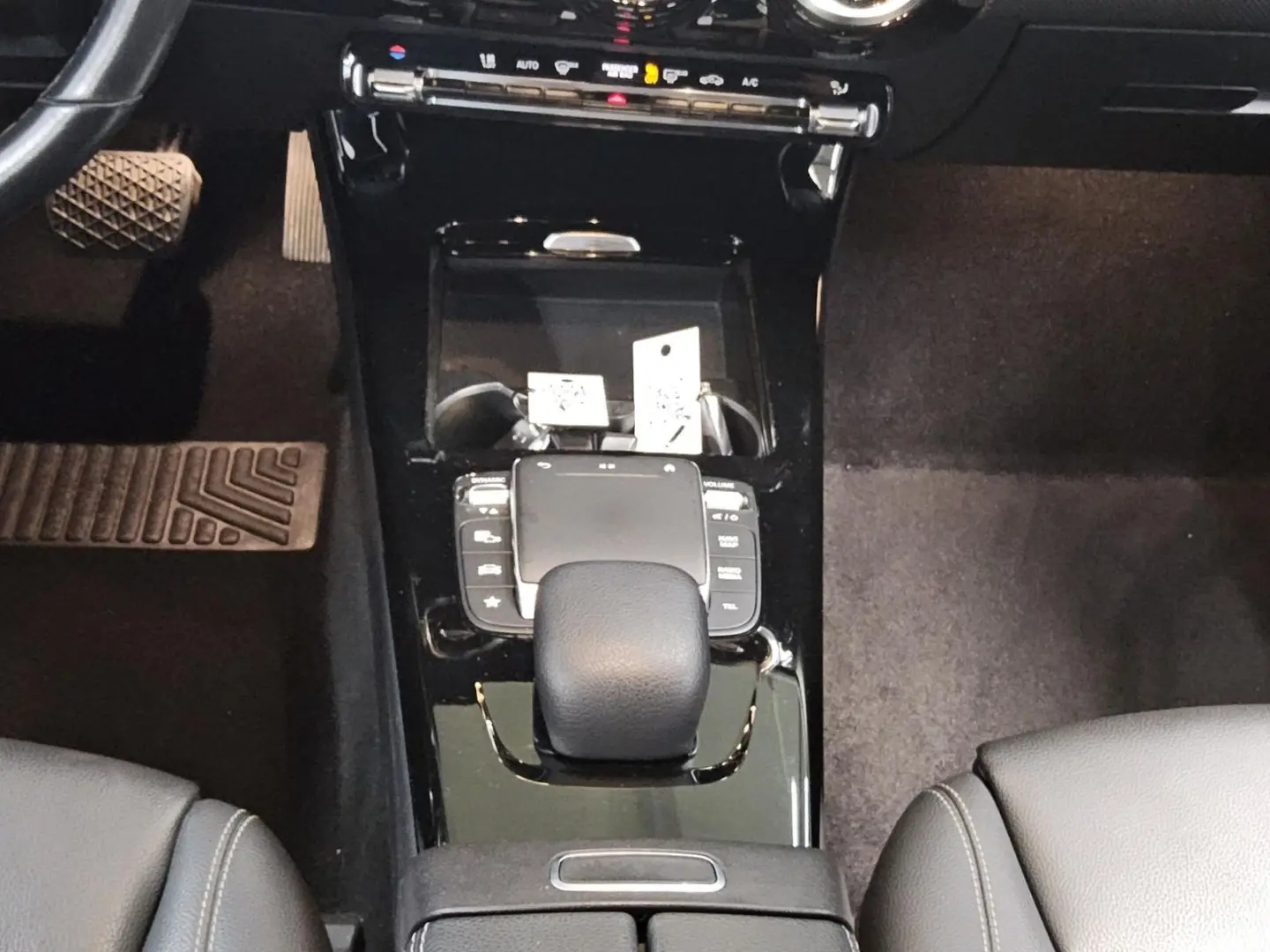 CLA 180 Progressive Navi LED MBUX AR