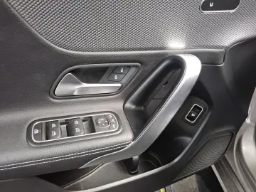 CLA 180 Progressive Navi LED MBUX AR