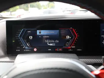 XM V8