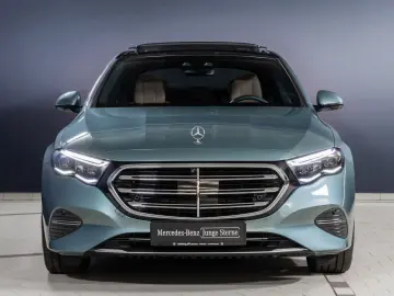 E 220 d Exclusive DIG.LIGHT Pano Distro AHK 360