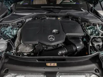 E 220 d Exclusive DIG.LIGHT Pano Distro AHK 360