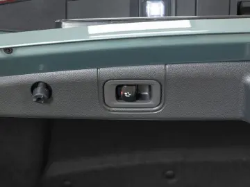 E 220 d Exclusive DIG.LIGHT Pano Distro AHK 360