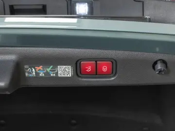 E 220 d Exclusive DIG.LIGHT Pano Distro AHK 360