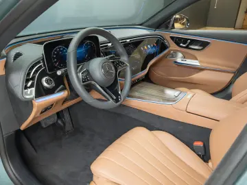 E 220 d Exclusive DIG.LIGHT Pano Distro AHK 360