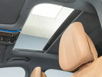 E 220 d Exclusive DIG.LIGHT Pano Distro AHK 360