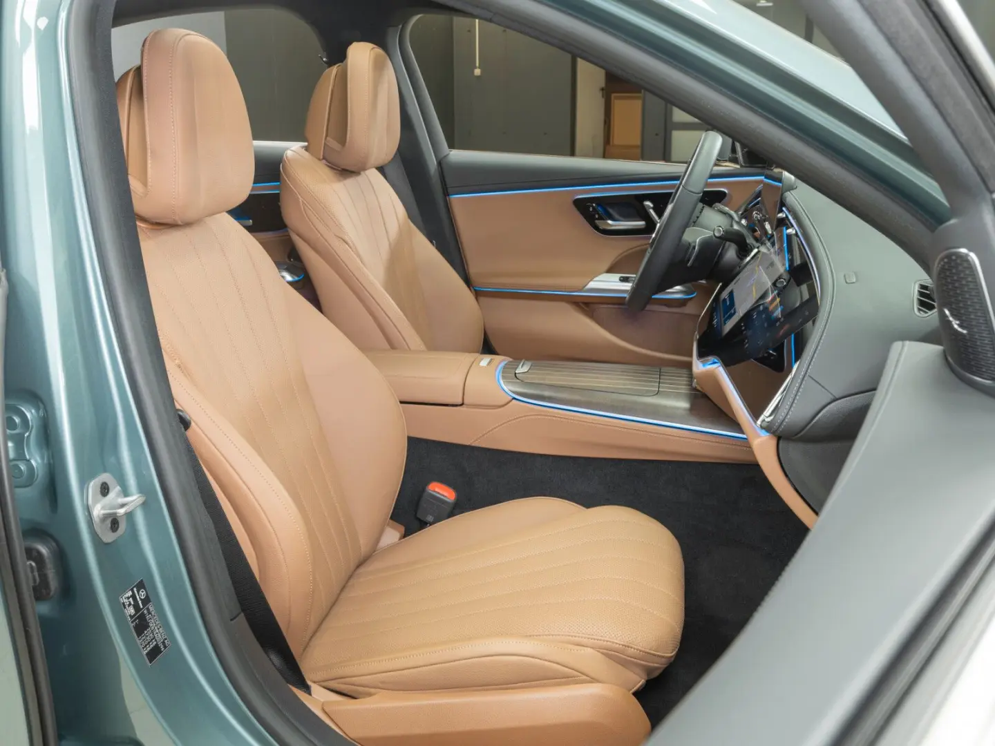 E 220 d Exclusive DIG.LIGHT Pano Distro AHK 360