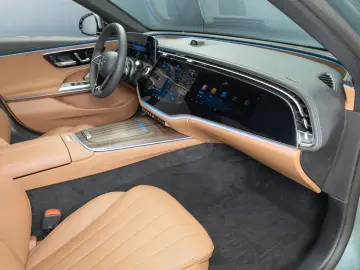 E 220 d Exclusive DIG.LIGHT Pano Distro AHK 360