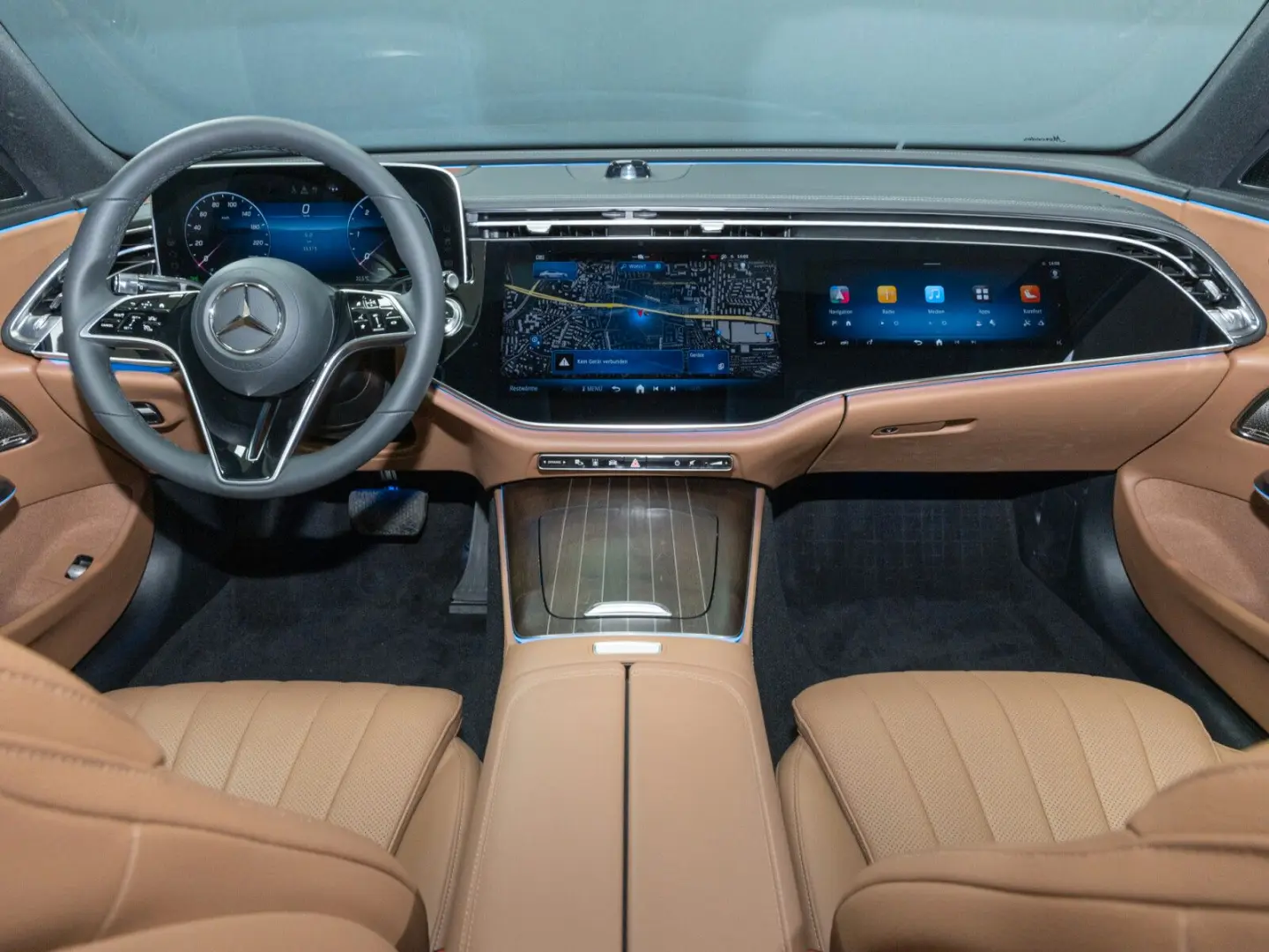 E 220 d Exclusive DIG.LIGHT Pano Distro AHK 360