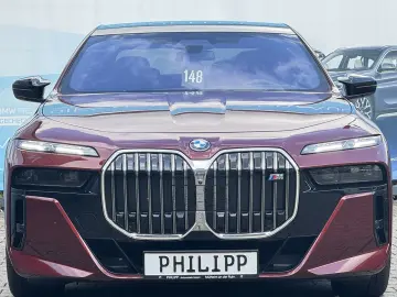 M760e xDrive M Sport
