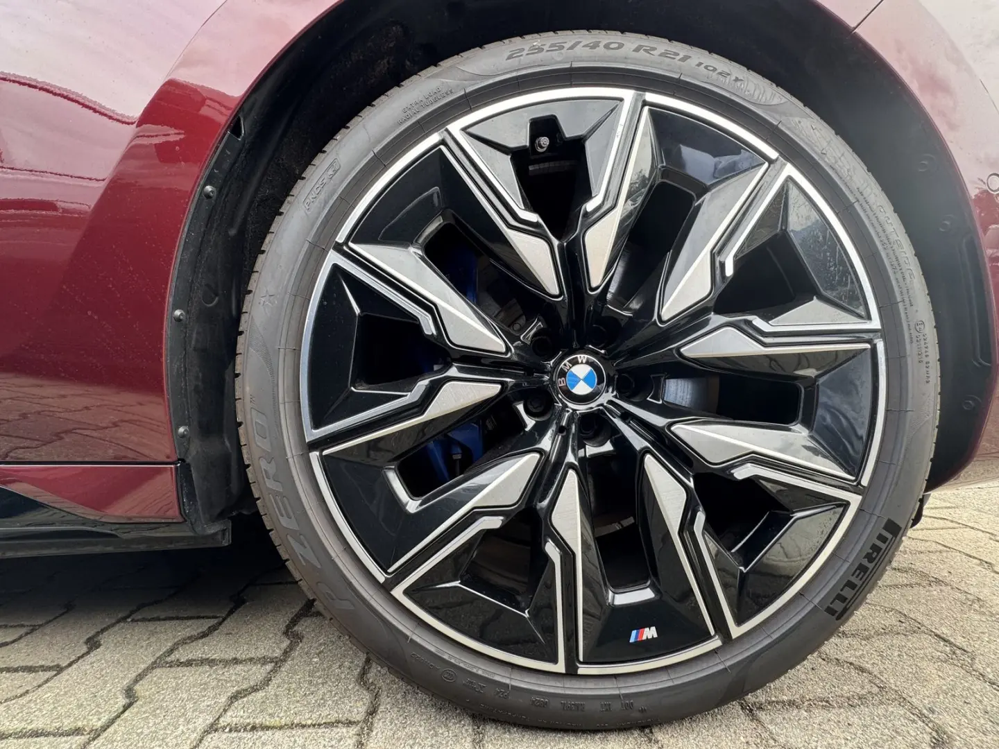 M760e xDrive M Sport