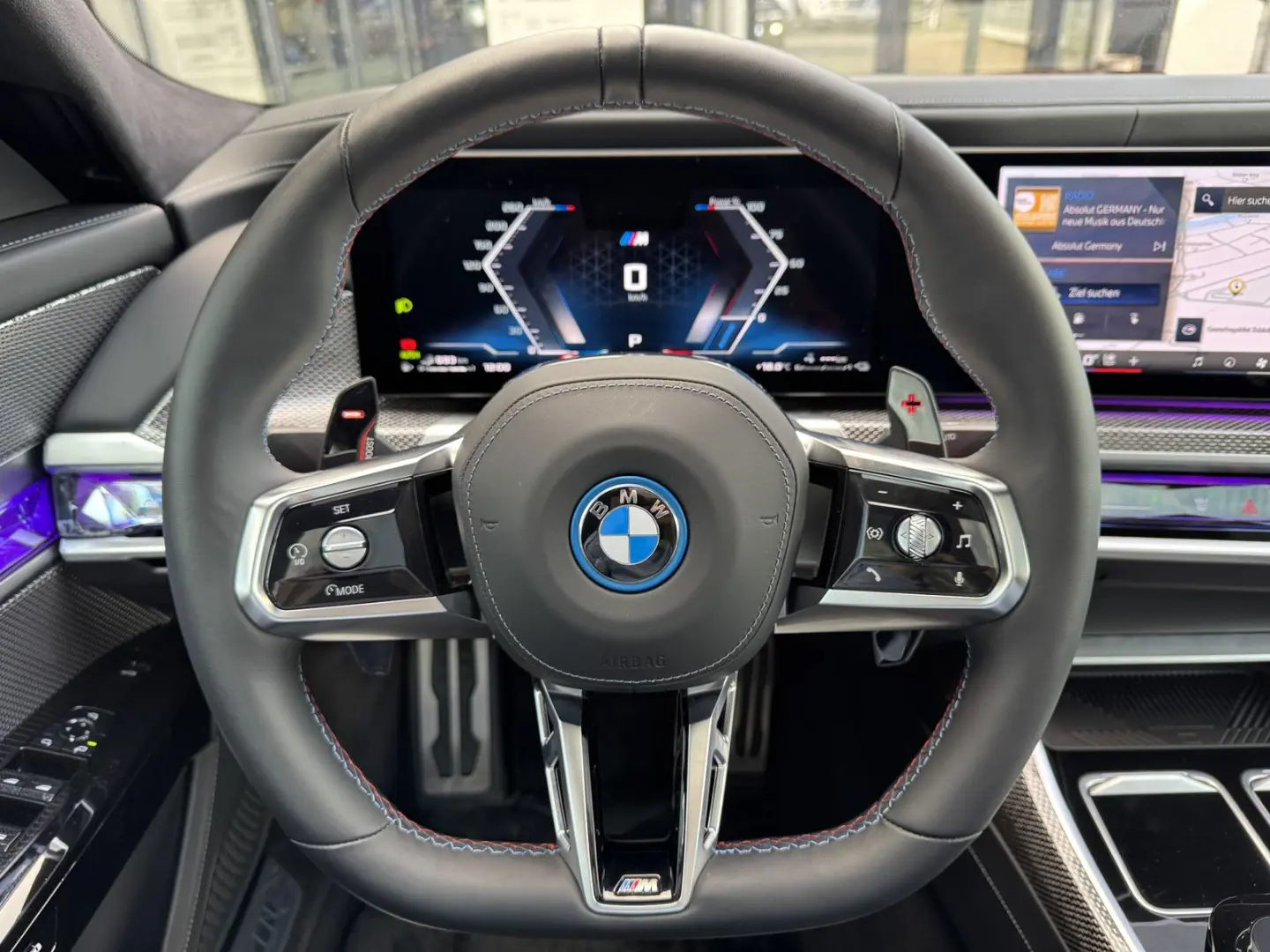 M760e xDrive M Sport