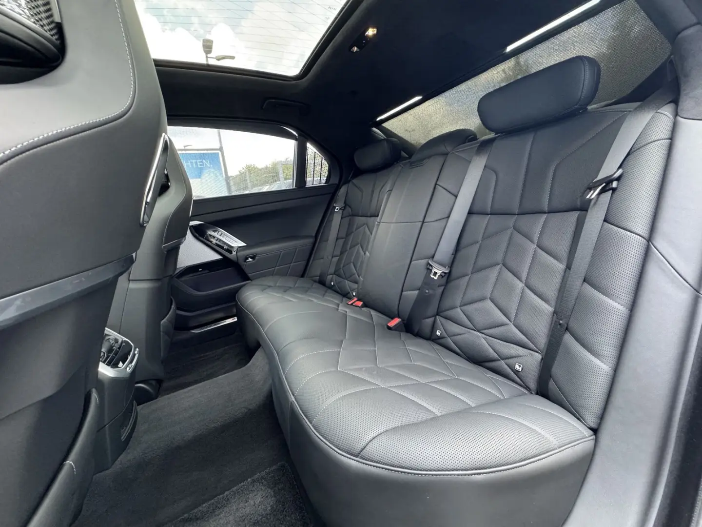 M760e xDrive M Sport