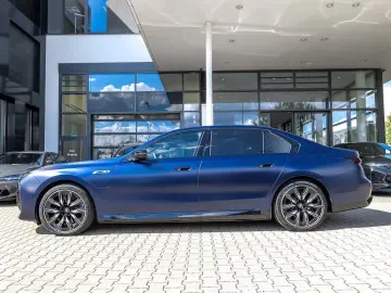 M760e xDrive M Sport