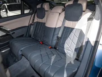 M760e xDrive M Sport