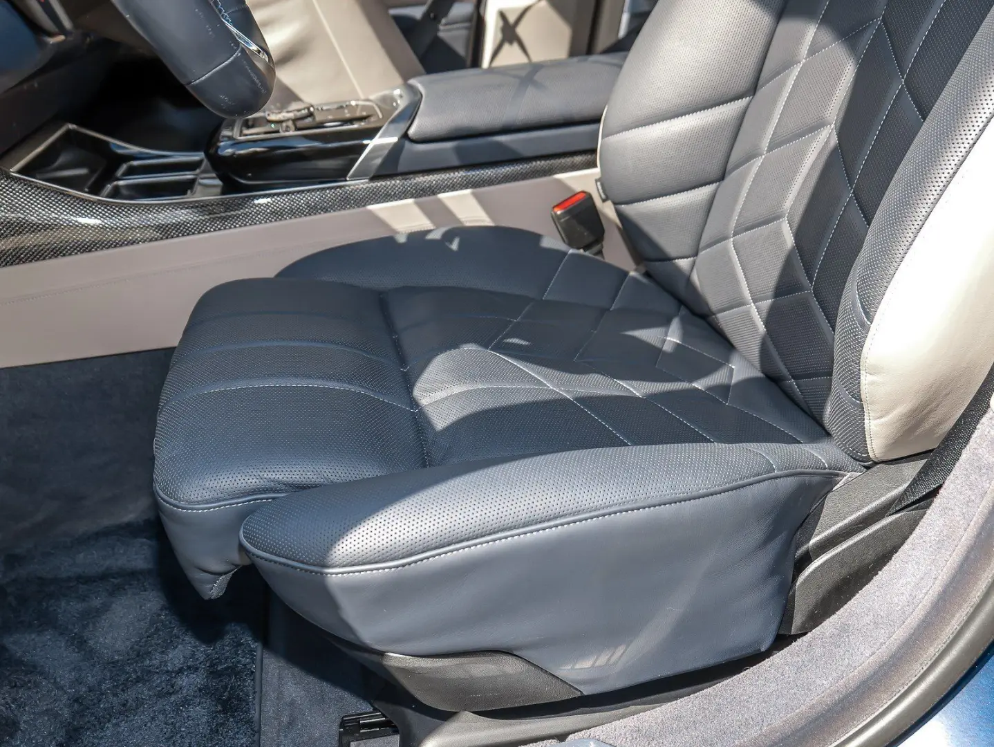 M760e xDrive M Sport