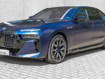M760e xDrive M Sport