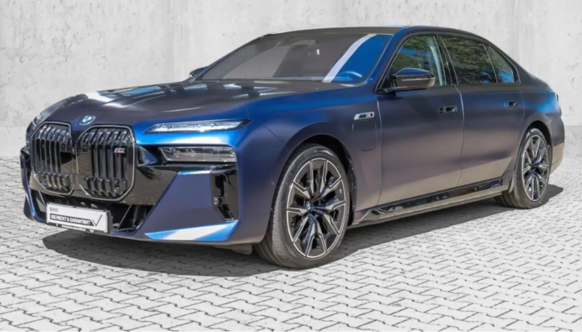 M760e xDrive M Sport