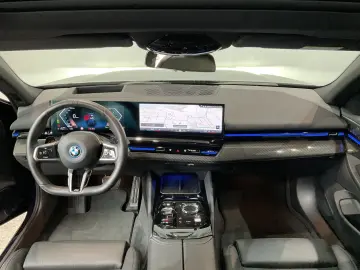 530e xDrive Limousine M