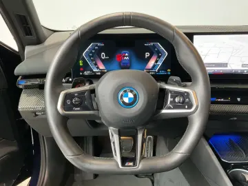 530e xDrive Limousine M