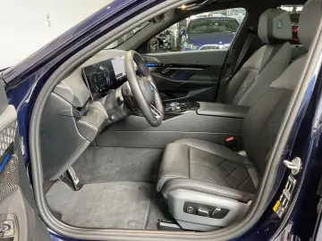 530e xDrive Limousine M