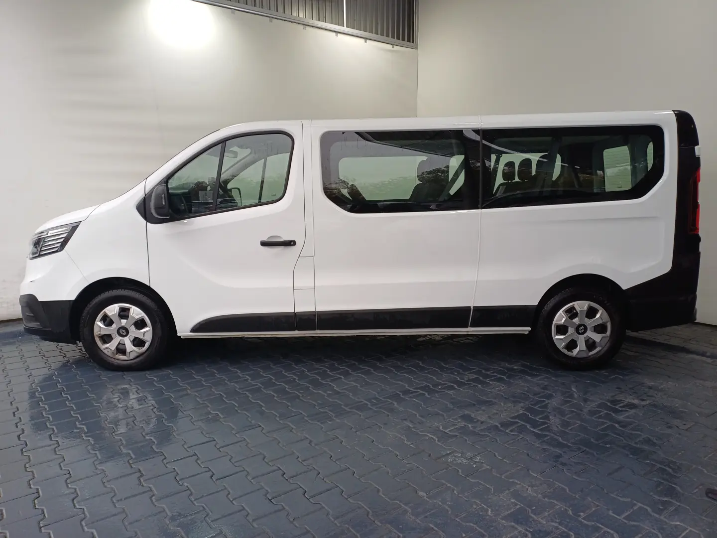 Renault Trafic Passenger Bus dCi 110