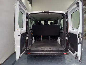 Renault Trafic Passenger Bus dCi 110