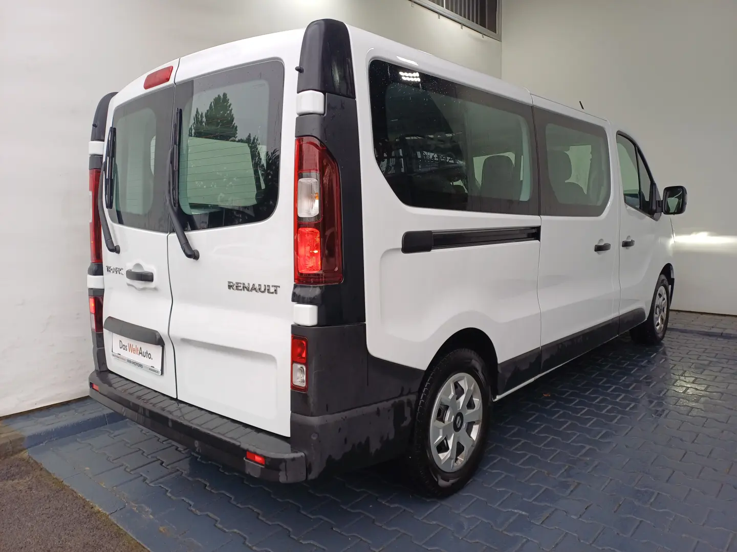 Renault Trafic Passenger Bus dCi 110