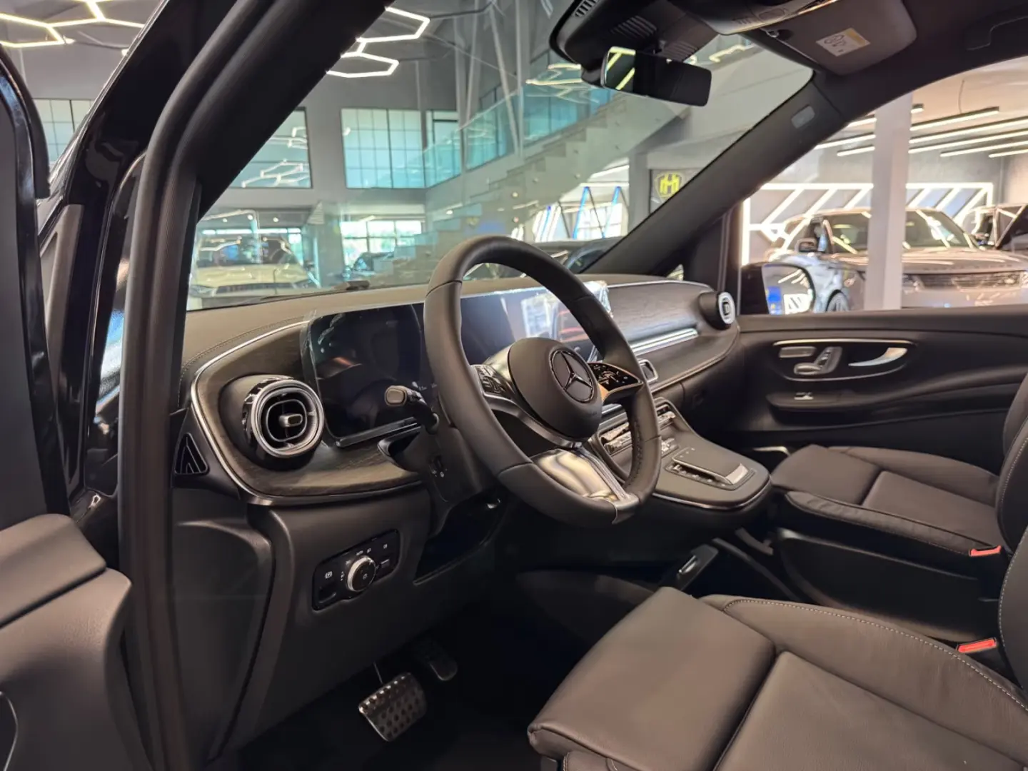 Mercedes-Benz V 300 Facelift Scaune de lux 2025 extra Long