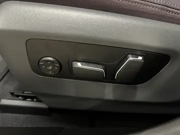 530e xDrive Limousine M