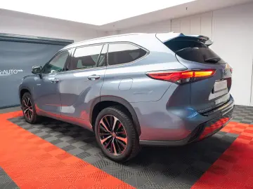 Toyota Highlander 7 locuri