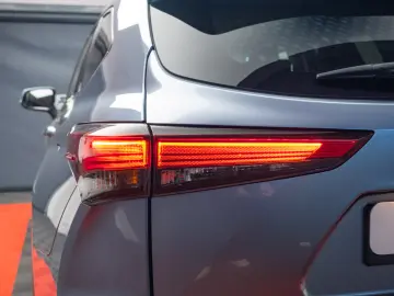 Toyota Highlander 7 locuri