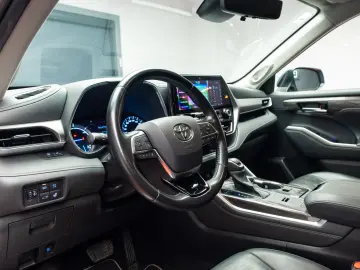 Toyota Highlander 7 locuri