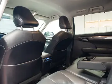 Toyota Highlander 7 locuri