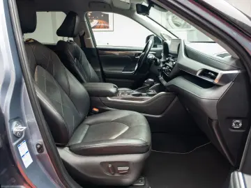 Toyota Highlander 7 locuri
