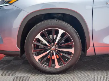 Toyota Highlander 7 locuri