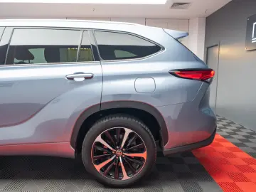 Toyota Highlander 7 locuri
