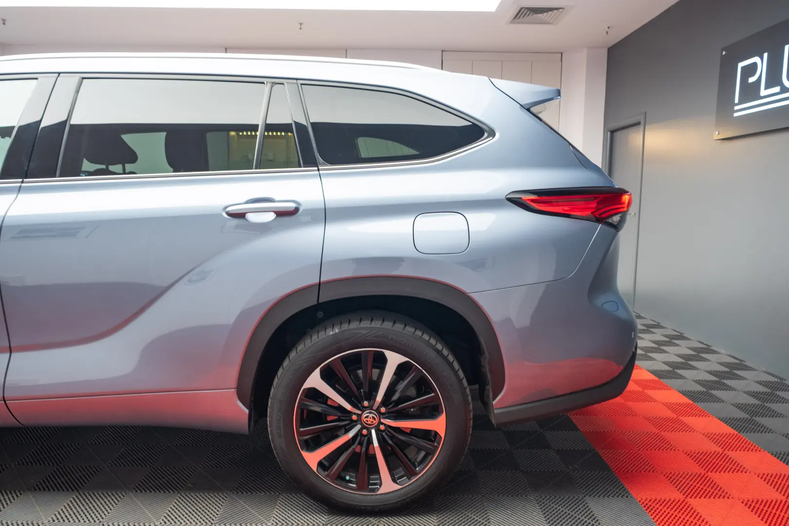 Toyota Highlander 7 locuri