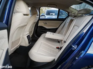 BMW Seria 3 330i Aut. Sport Line