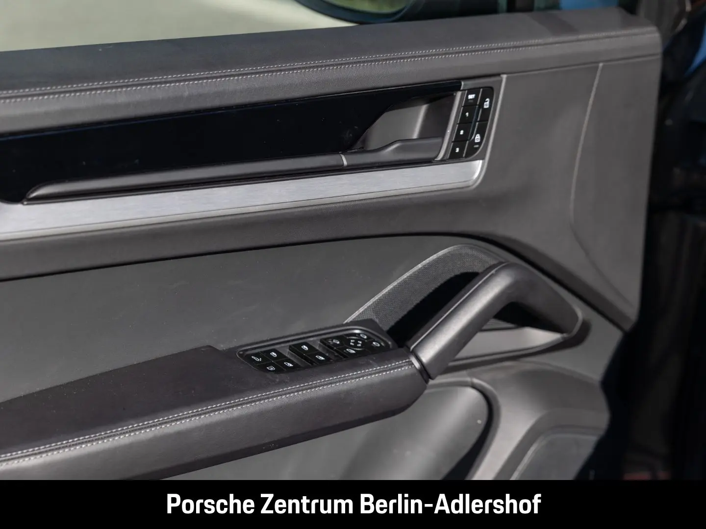 Cayenne E-Hybrid PassengerDisplay Massage 360