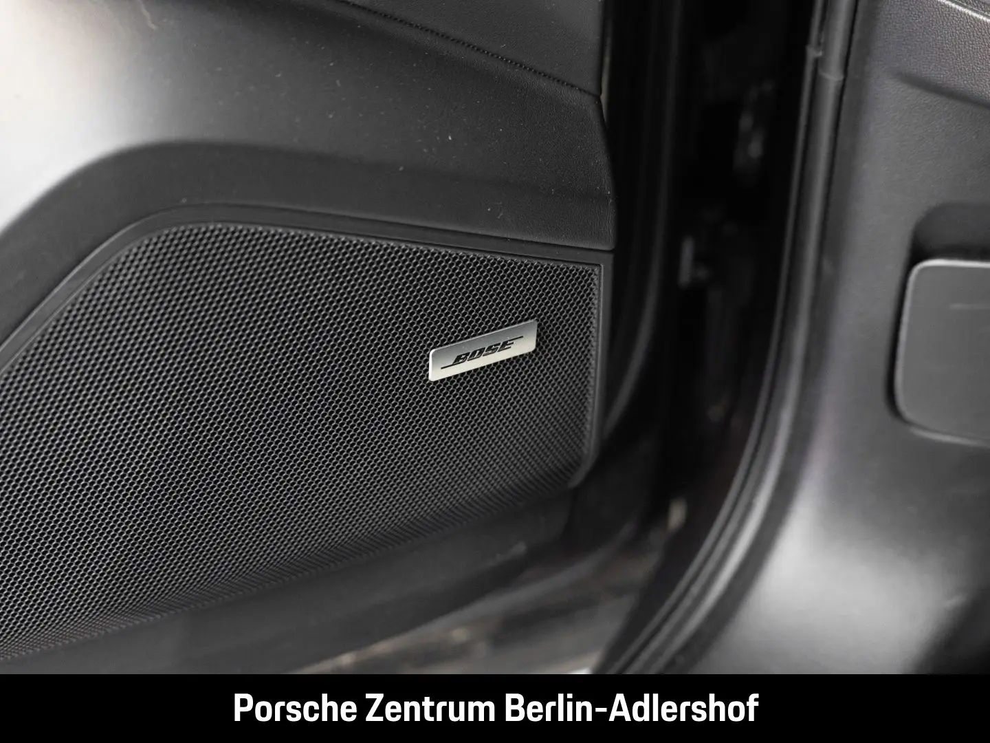 Cayenne E-Hybrid PassengerDisplay Massage 360
