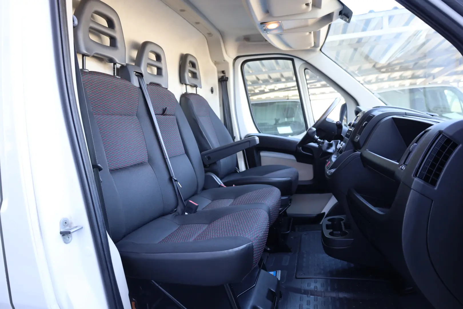 Peugeot Boxer 2.0 130 HP L4H2