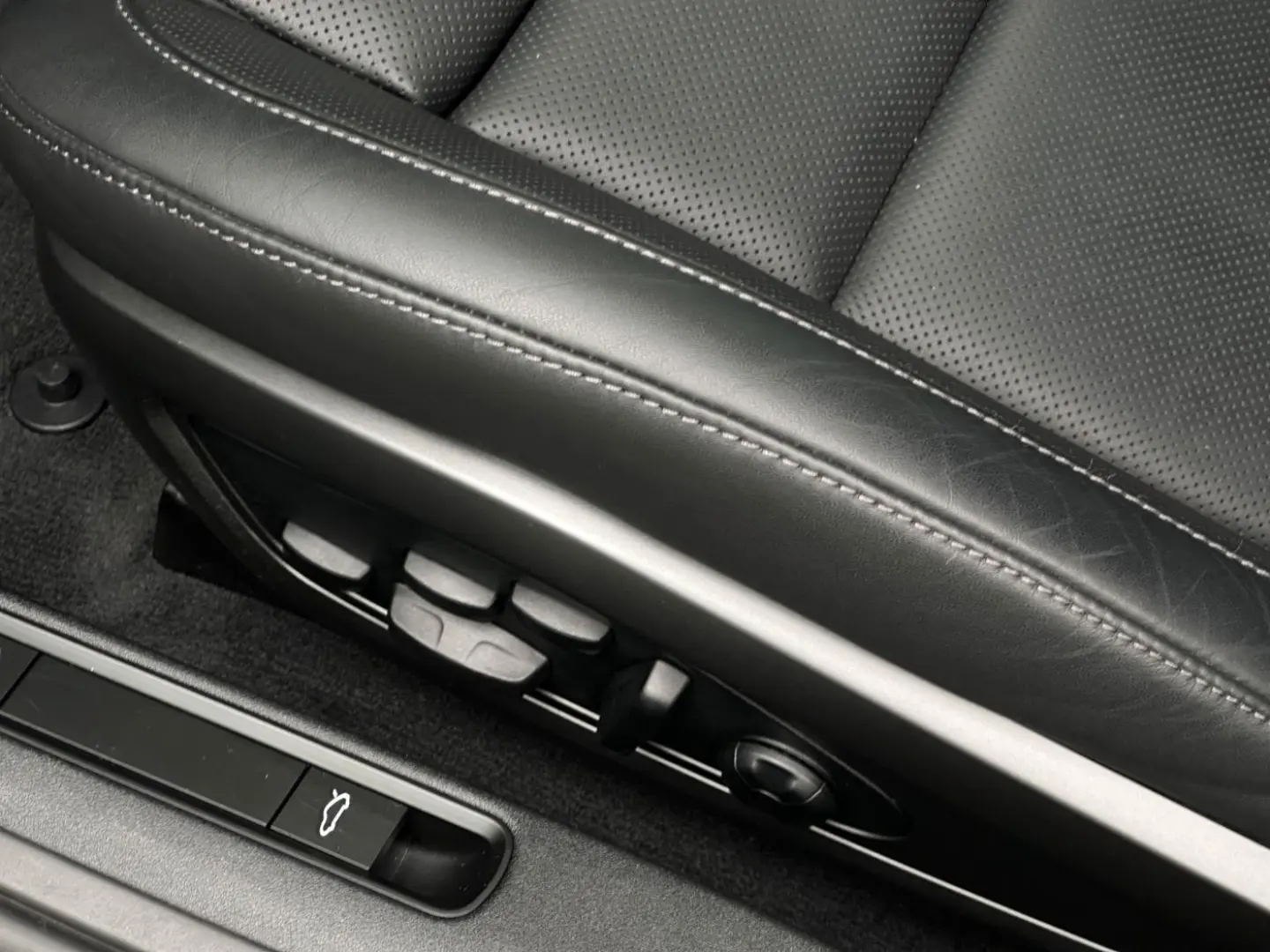 992 911 Carrera 4S Lift Matrix BOSE InnoDrive