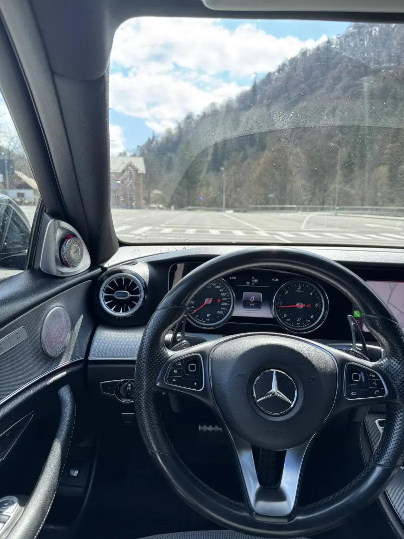 Mercedes-Benz E 220
