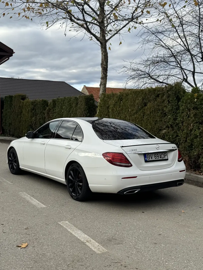 Mercedes-Benz E 220