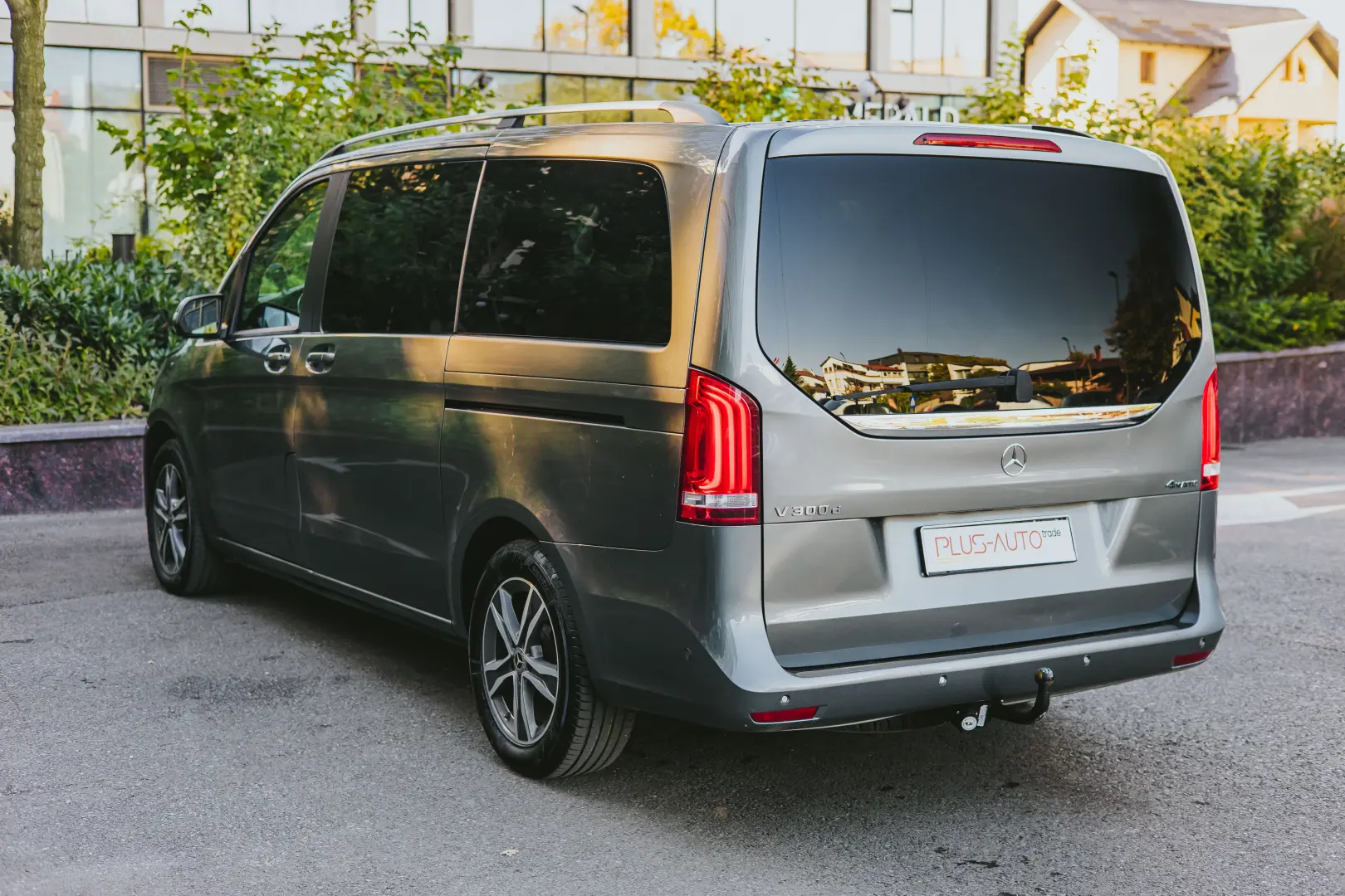 Mercedes-Benz V300