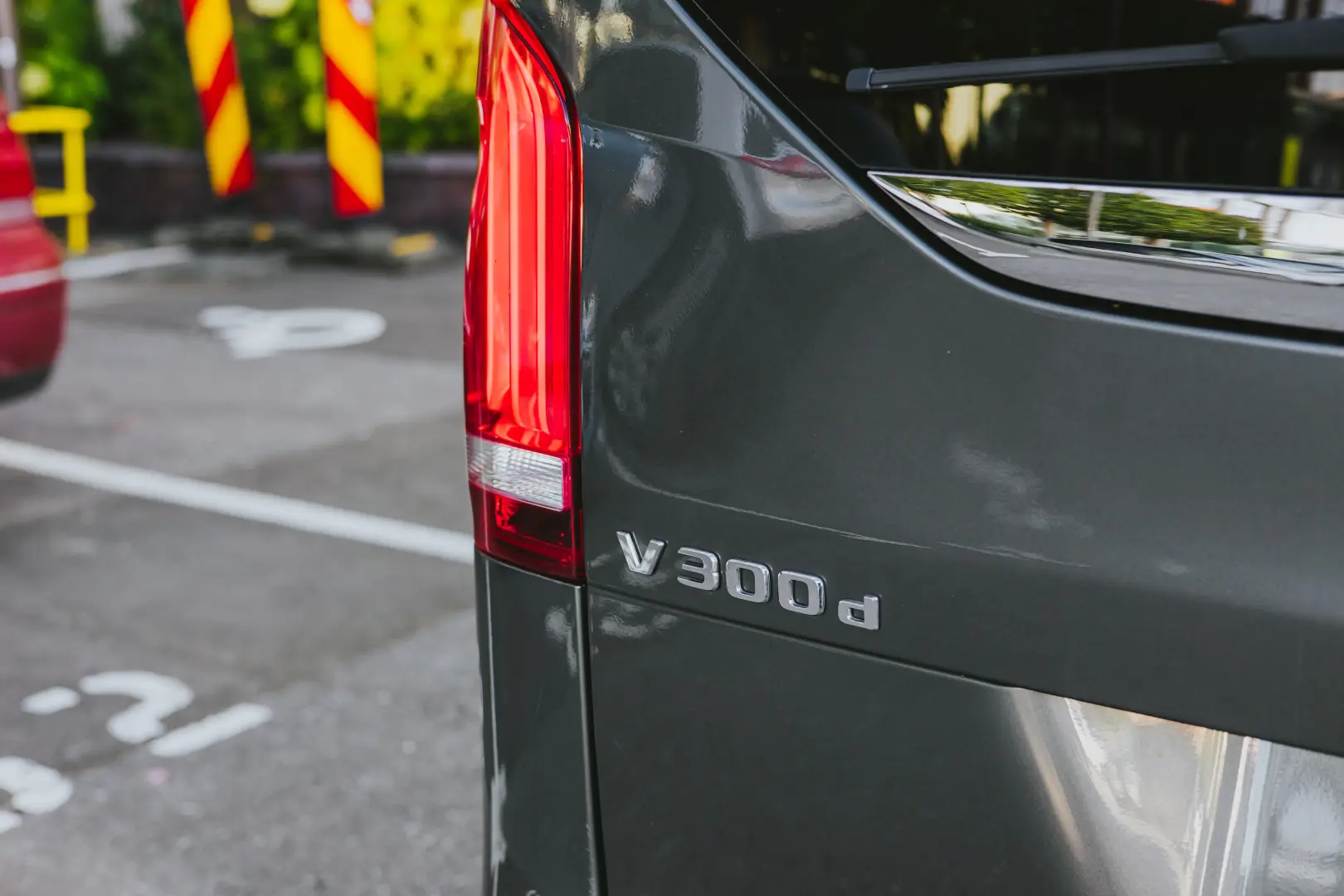 Mercedes-Benz V300