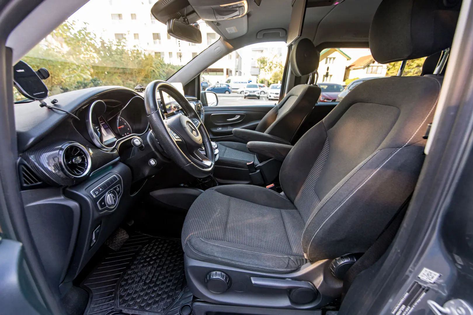 Mercedes-Benz V300
