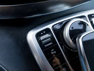 Mercedes-Benz V300