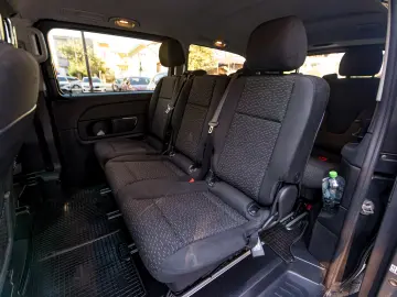 Mercedes-Benz V300