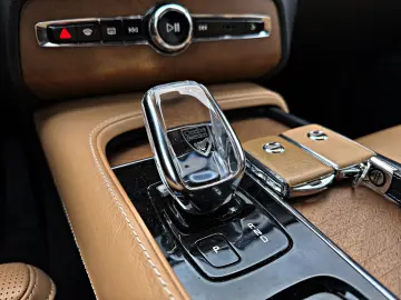 VOLVO XC90 T8 AWD Plug In Hybrid Twin Engine Inscription